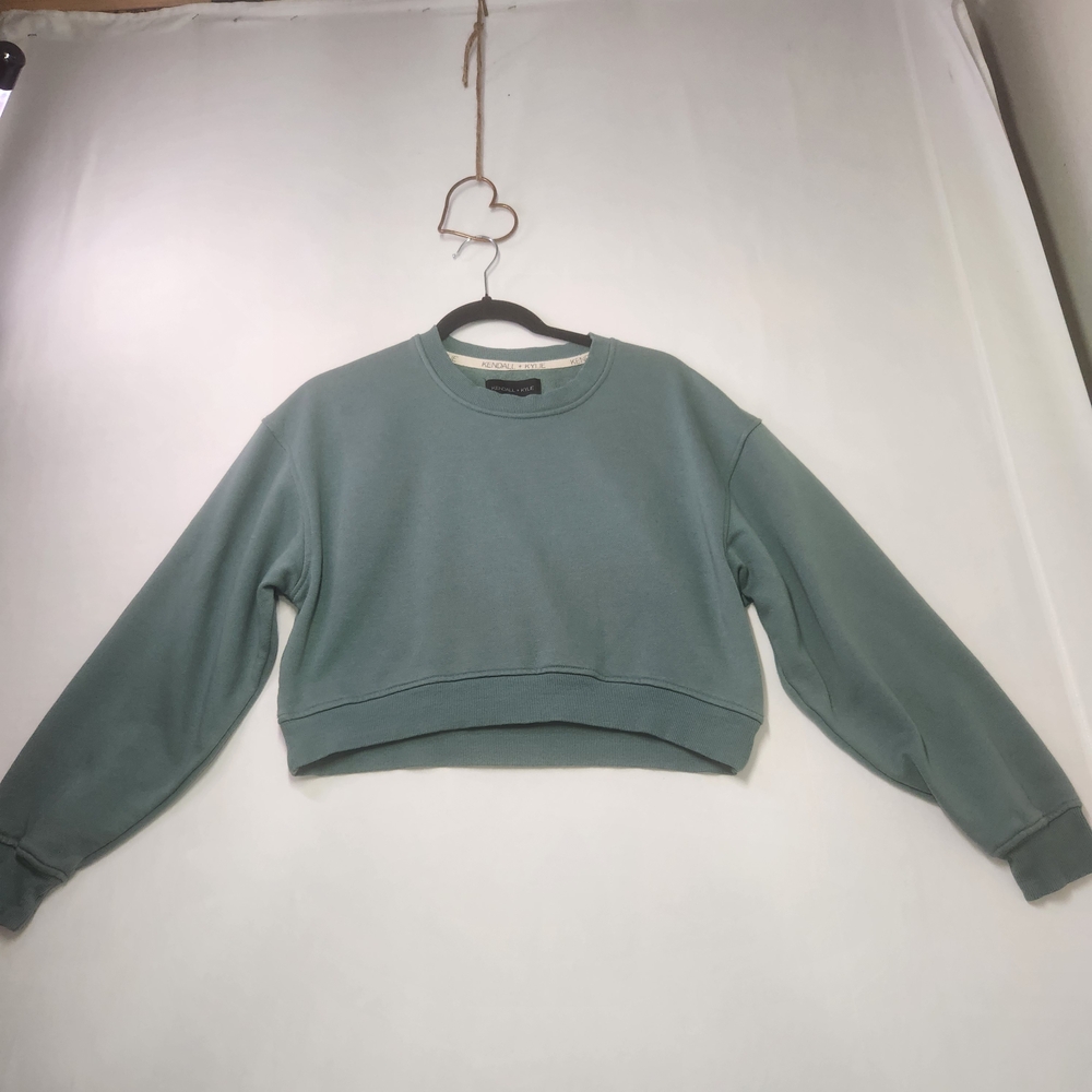🌱Kendall & Kylie Green Cropped Sweatshirt Size Medium